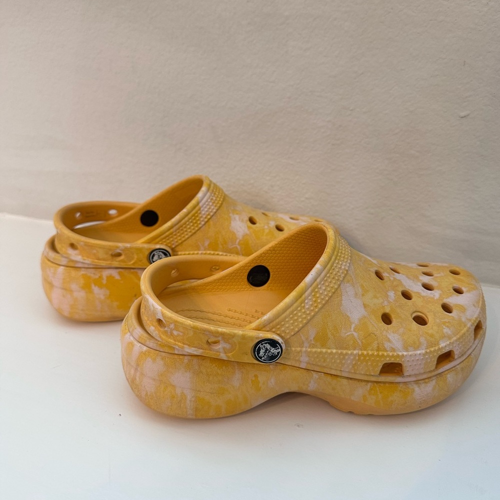 Platform Yellow Crocs - Picture 4 of 5